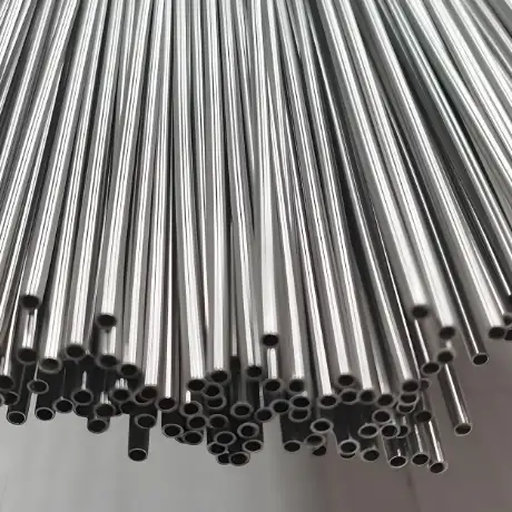 ¿Cuál es la diferencia entre hastelloy e inconel?