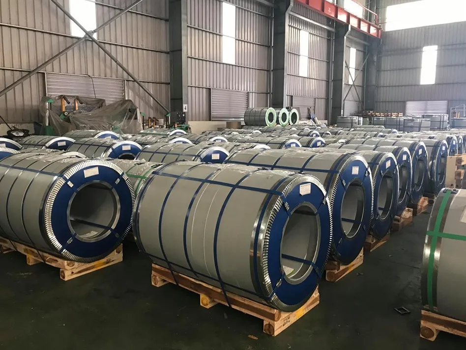 包装されたPPGIカラーコートコイルは、出荷準備が整い、お客様へ輸送されます。